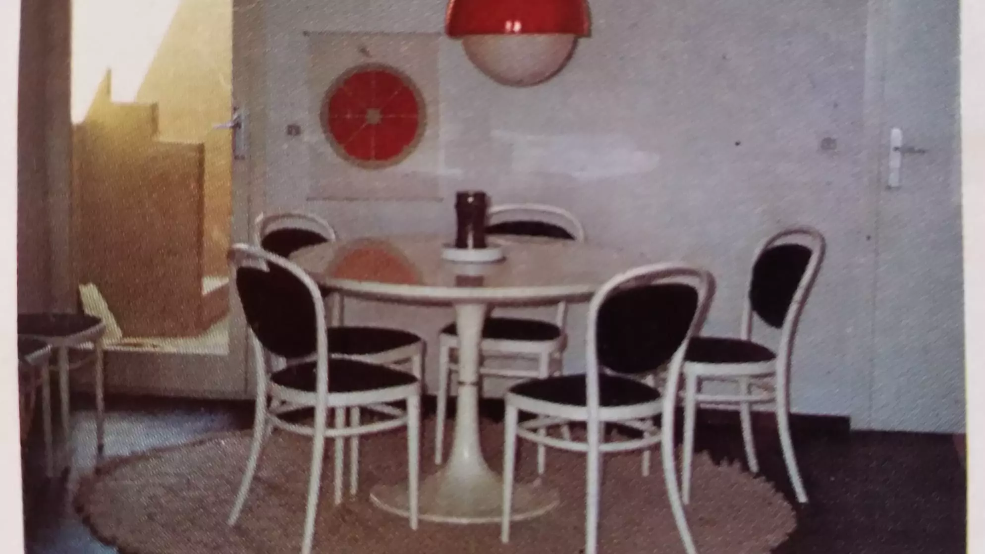 muralla roja furniture original